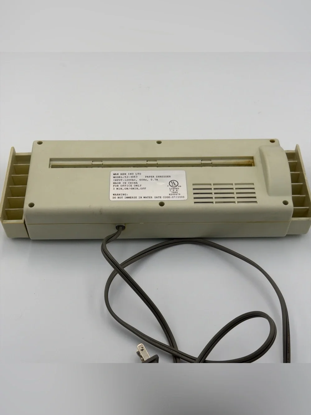 TDE Systems 5 Sheet Electric Paper Shredder - Model YJ-3063